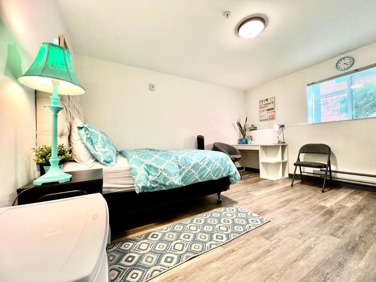 Private Room With Shared Bathroom On The 1St Floor 10 Minutes Walk To University Of Washington 시애틀 외부 사진